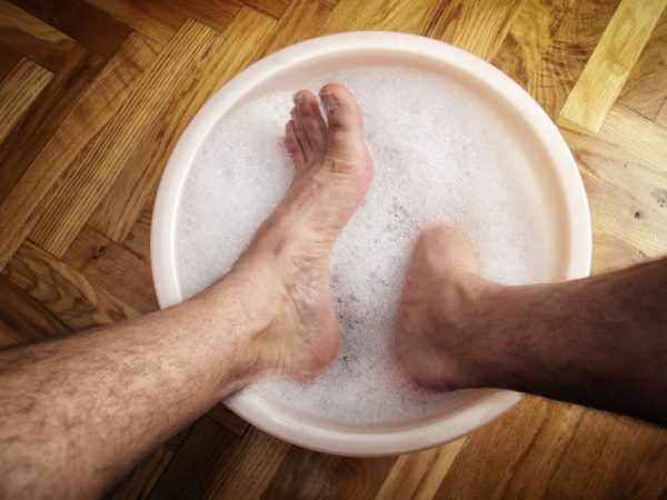 Ванночка для ног с мылом