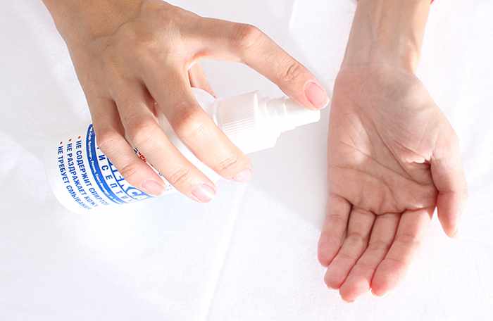 После завершения процесса обработки руки тщательно моются и обрабатываются с помощью антисептика